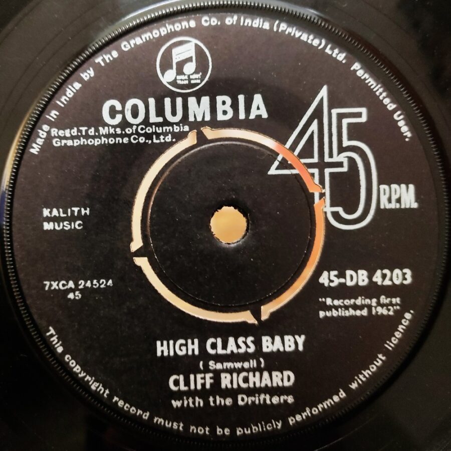 Cliff Richard : My Feet Hit The Ground/High Class Baby