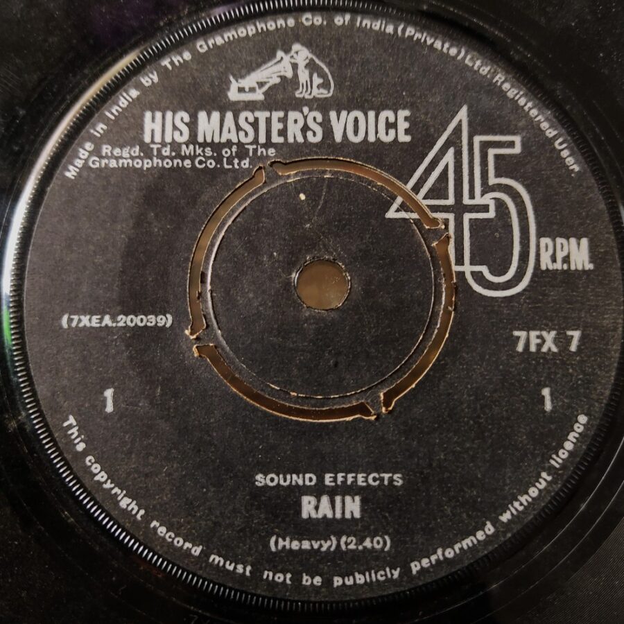 Sound Effects : Rain & Ships